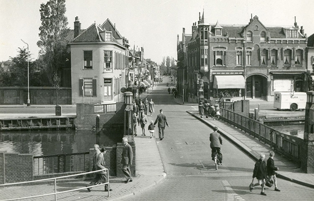 De Schiedamse weg vanaf de Oude Haven. Collectie Stadsarchief Vlaardingen, T502-208.