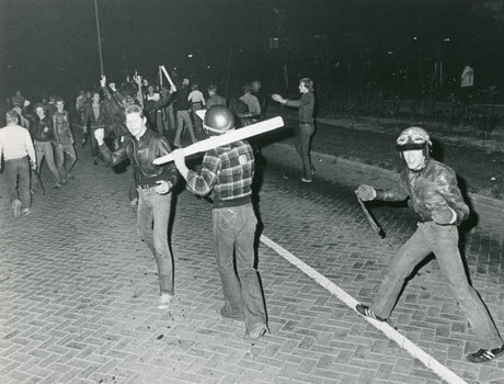 De ‘busbaanrellen’ op 11 en 12 oktober 1978. Foto N.V. Rotterdamsch Dagblad, Collectie Stadsarchief Vlaardingen, Hi1468.