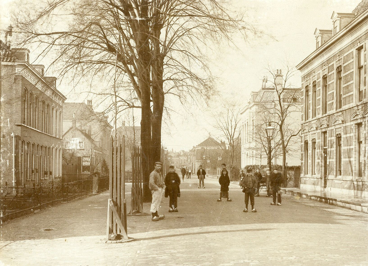 De Schiedamscheweg begin 20e eeuw. Collectie Stadsarchief Vlaardingen, T502-014.